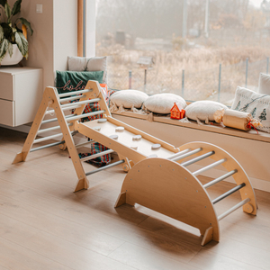 Indoor-Spielplatz aus Holz für Kinder – Kletterwand, Rutsche, Kletterbogen/-wippe und Pikler-Dreieck