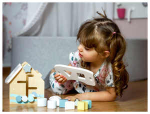 Sorter - Lernhaus aus Holz mit Bauklötzen