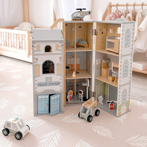 Große klappbare Feuerwache mit Polizeistation - Set aus Holz. Feuerwache und Polizeistation mit Zubehör.