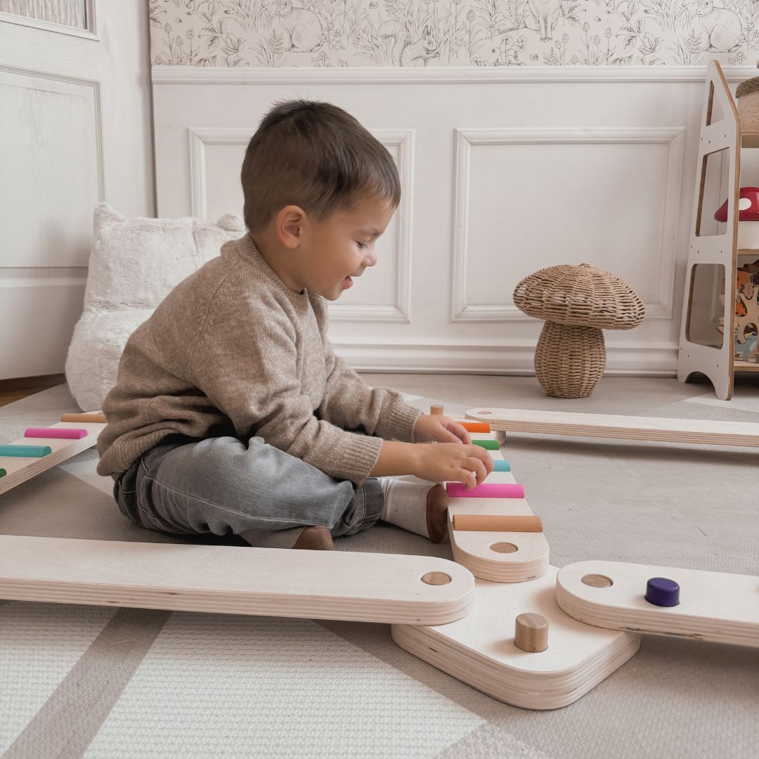 Balancierstrecke aus Holz - Sinnespfad - 14 Elemente