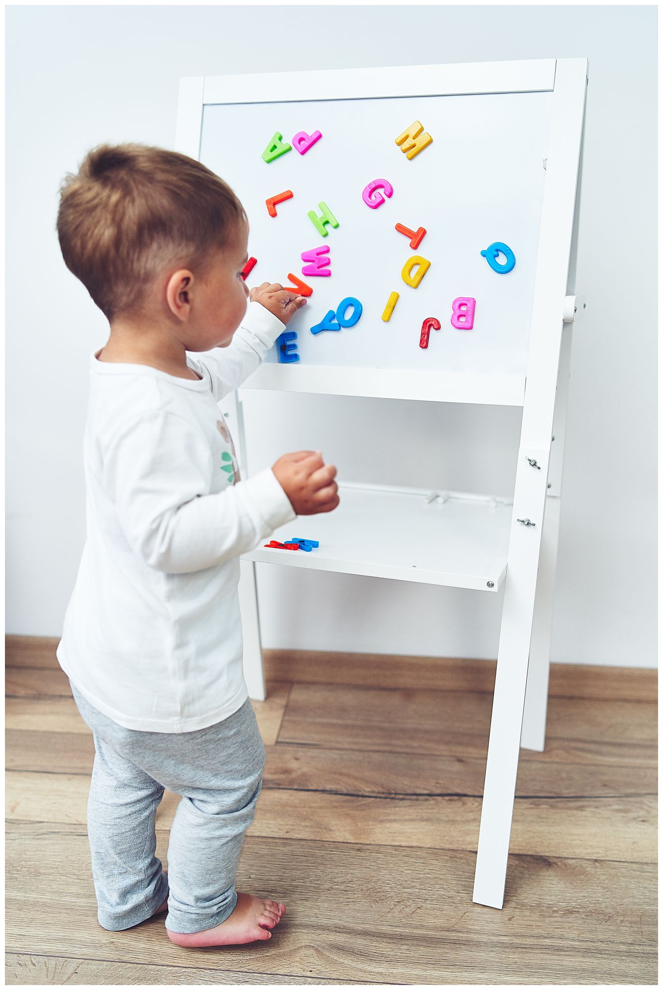 Doppelseitige Lerntafel: Magnet- und Kreidetafel - trocken abwischbar, aus Holz, für Kinder, zusammenlegbar