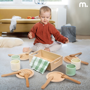 Kinder-Lunch-Set aus Holz mit grünen Tischsets