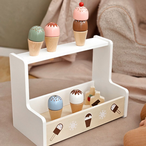 Eisdiele aus Holz - Eisdiele