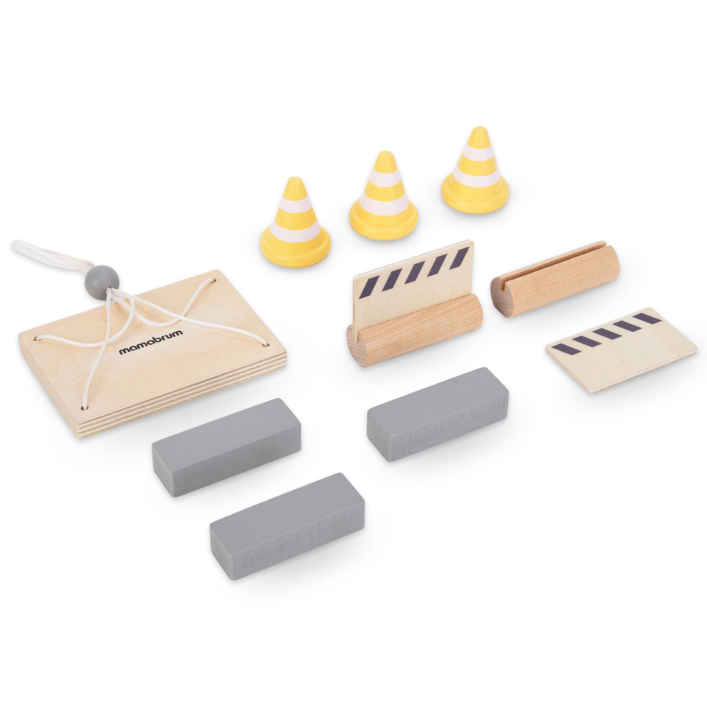 Holzbaustelle mit großem Mobilkran und Fahrzeugen, Turmkran