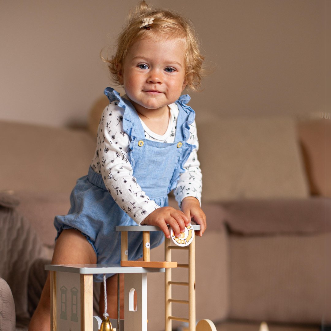 Hölzerne Feuerwache mit Zubehör, Feuerwehr