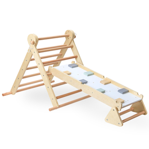 Selbstgebauter Kinderspielplatz aus Holz - Leiter + Kletterwand + Balancierbalken - Pikler-Dreieck