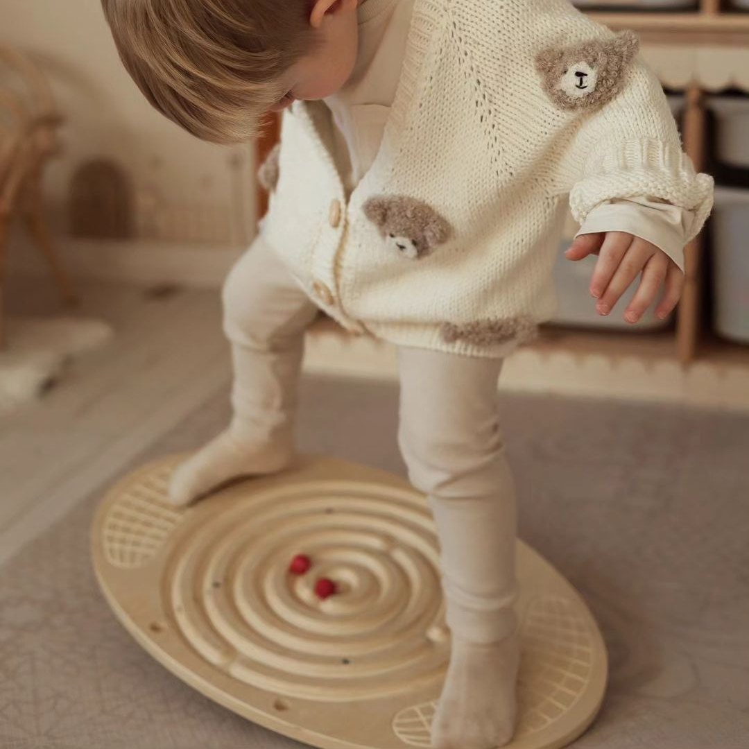 Balancierbrett aus Holz mit Labyrinth und Kugeln - Balancierwippe