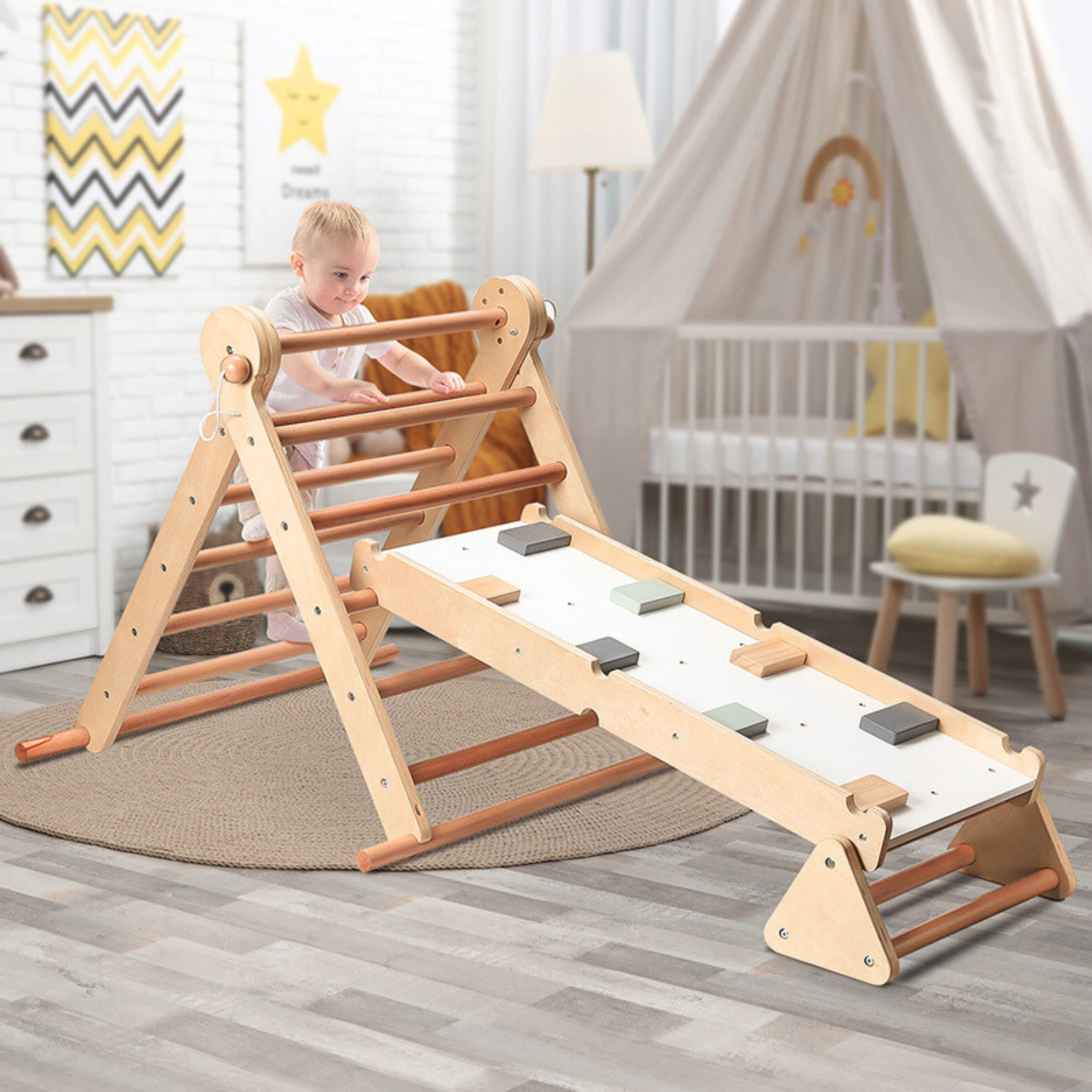 Selbstgebauter Kinderspielplatz aus Holz - Leiter + Kletterwand + Balancierbalken - Pikler-Dreieck