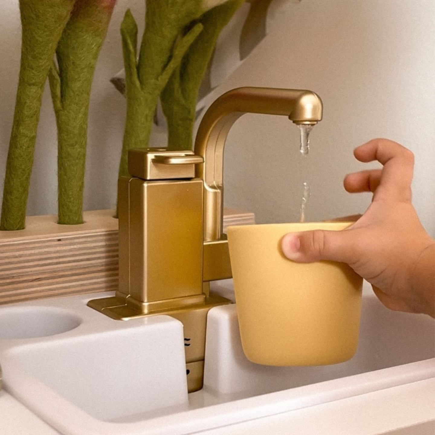 XXXXL große interaktive Holzküche mit LED-Beleuchtung, Waschmaschine, Mikrowelle, Kaffeemaschine und Obst- und Gemüseset - 50 Elemente