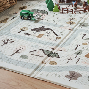 Doppelseitig faltbare Schaumstoffmatte 180 x 120 x 1cm - Charming Town/Sand Beige