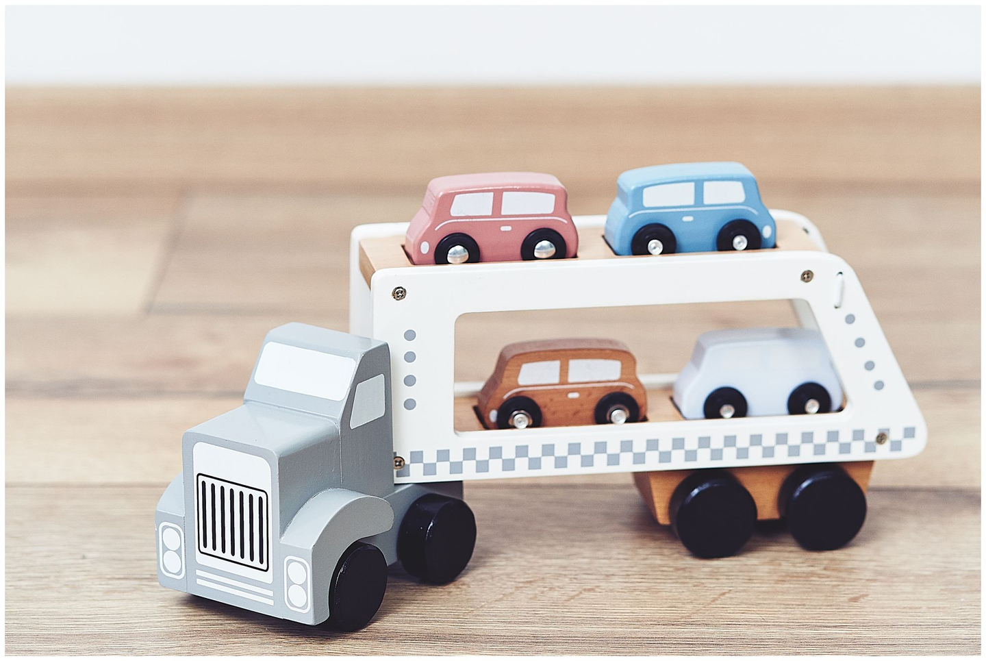 Holzlastwagen - Auflieger mit 4 Autos