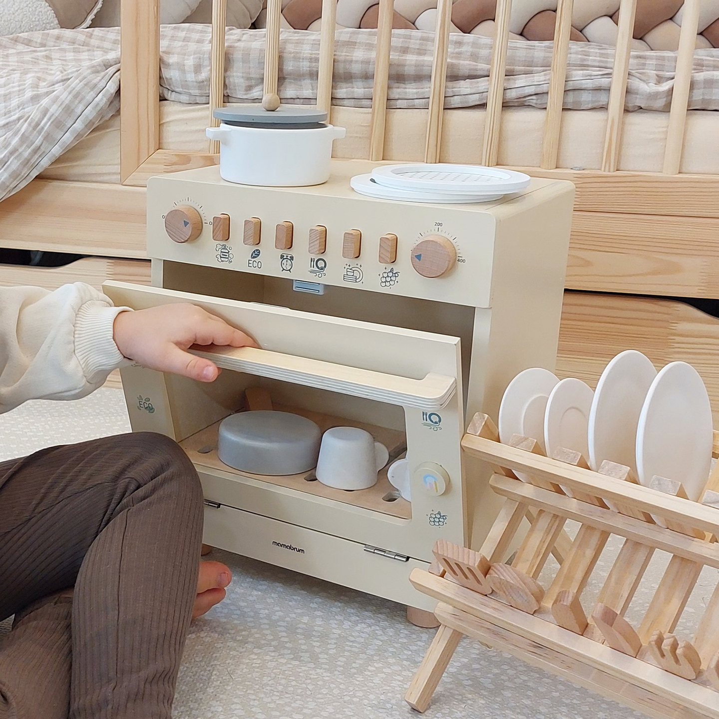 Holzgeschirrspüler mit Zubehör