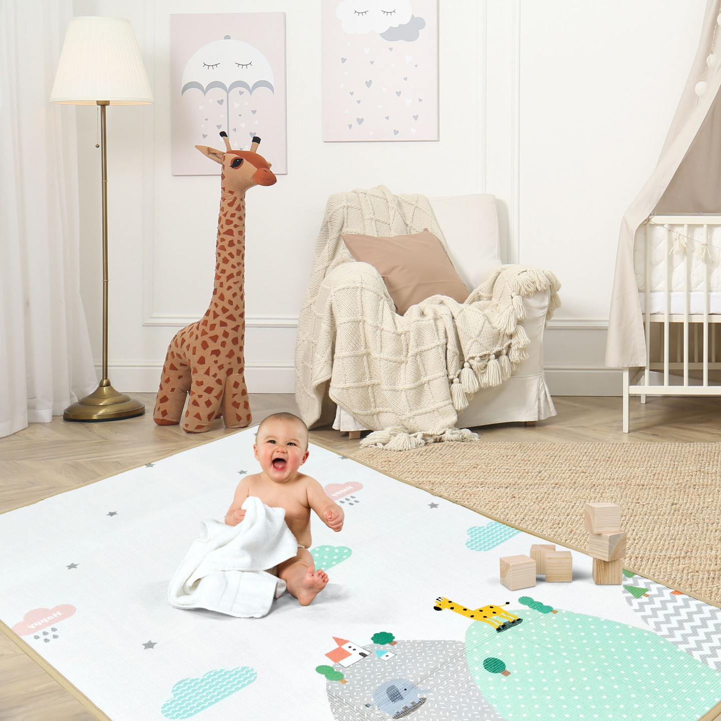 Beidseitige Schaummatte – Wald auf einem Hügel / sonnige Stadt