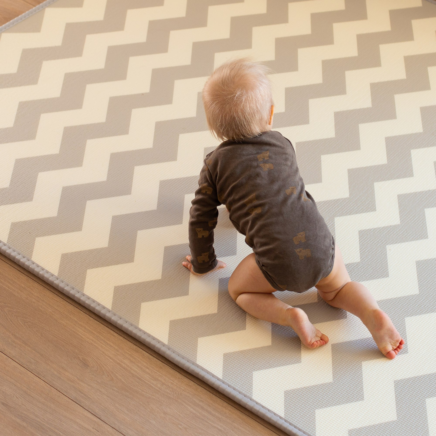 Beidseitige Schaummatte XXL – Rolle 2 CM (Straße und Zickzack)