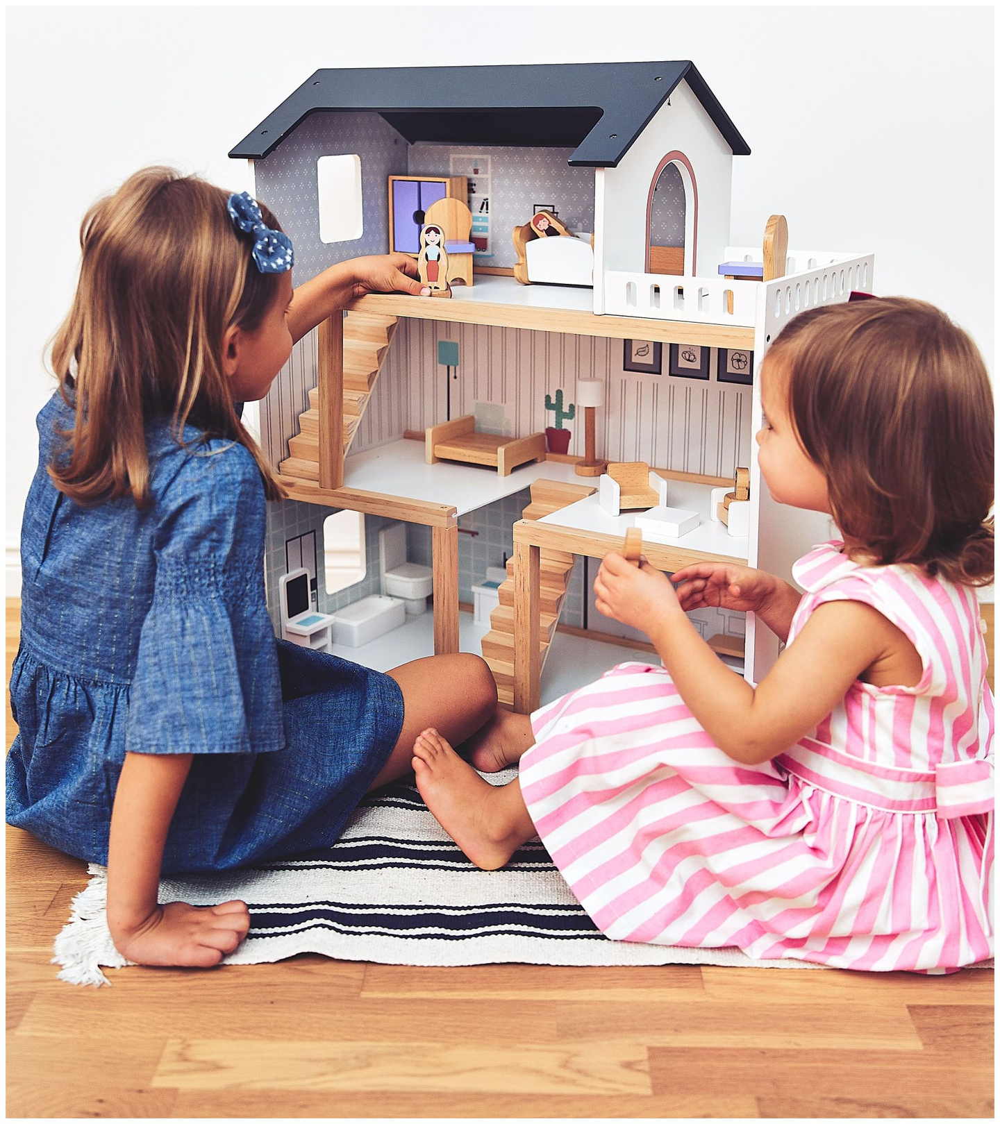 Weißes Holzpuppenhaus mit Zubehör 18-tlg.