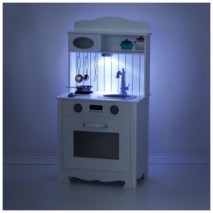 Weiße Holzküche mit Schürze, Zubehör und LED-Lampe