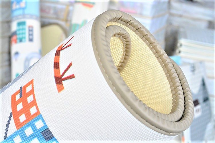 Beidseitige Schaummatte XXL – Rolle 2 CM (Wald und Zickzack)