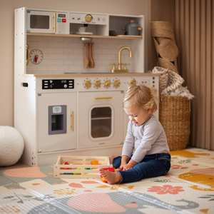 Interaktive XXL-Holzküche mit Zubehör und LED-Beleuchtung – zweistöckig