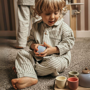 Teeservice aus Holz mit Tablett - 7 Stück