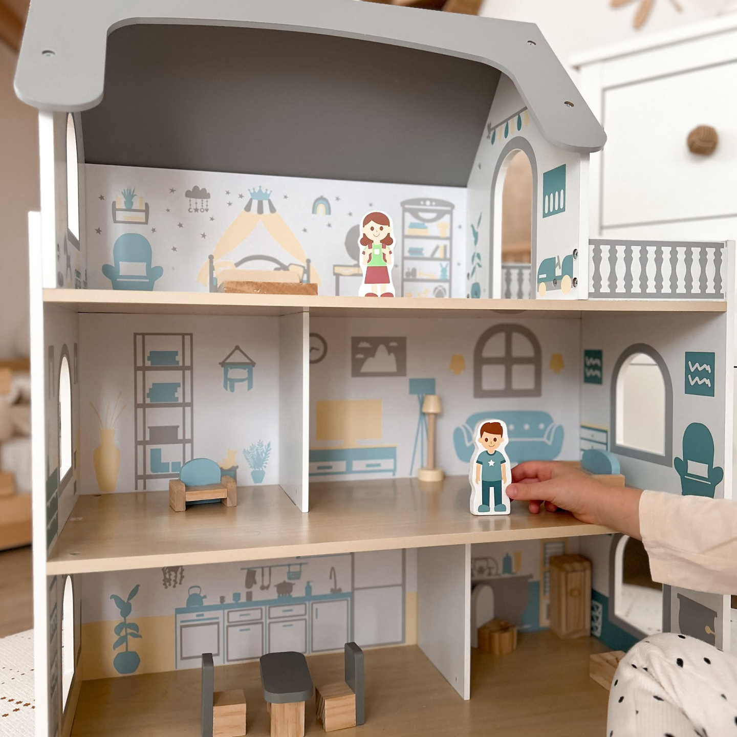 Weißes Puppenhaus aus Holz mit Terrasse und Zubehör