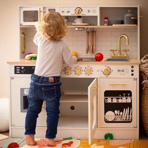 Interaktive XXL-Holzküche mit Zubehör und LED-Beleuchtung – zweistöckig