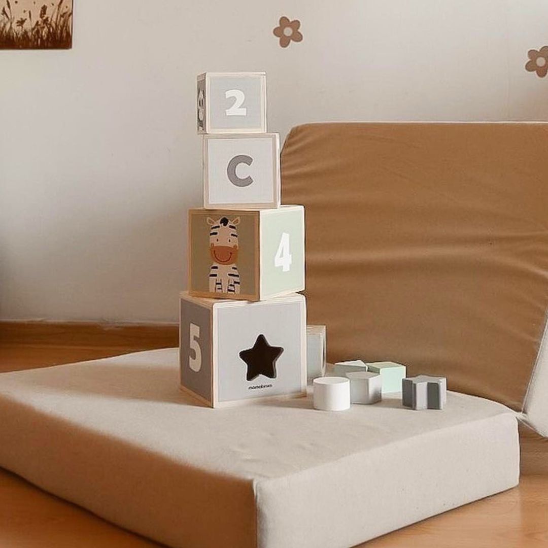 Holzturm - Form Sortierer Zahlen Alphabet Tiere