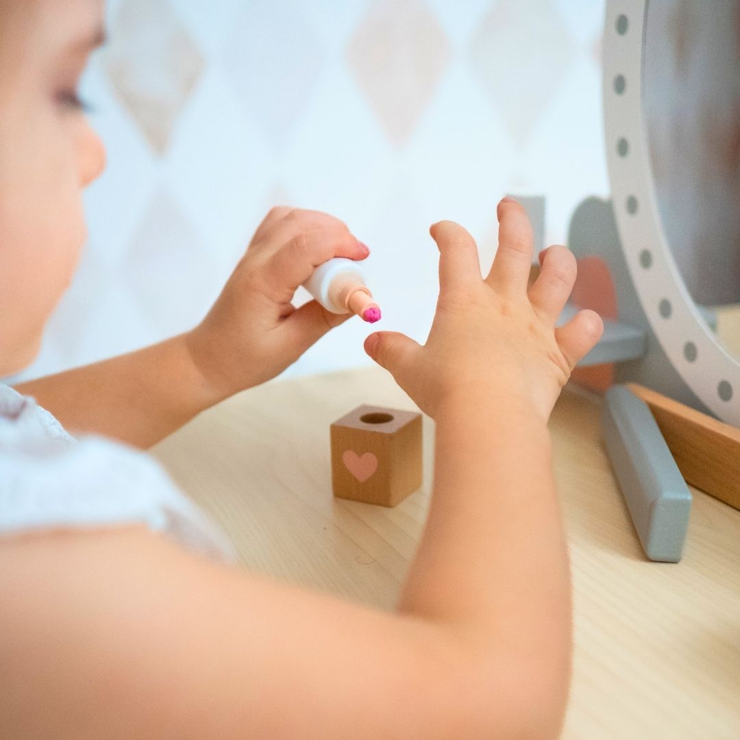 Frisiertisch aus Holz mit Hocker und Zubehör