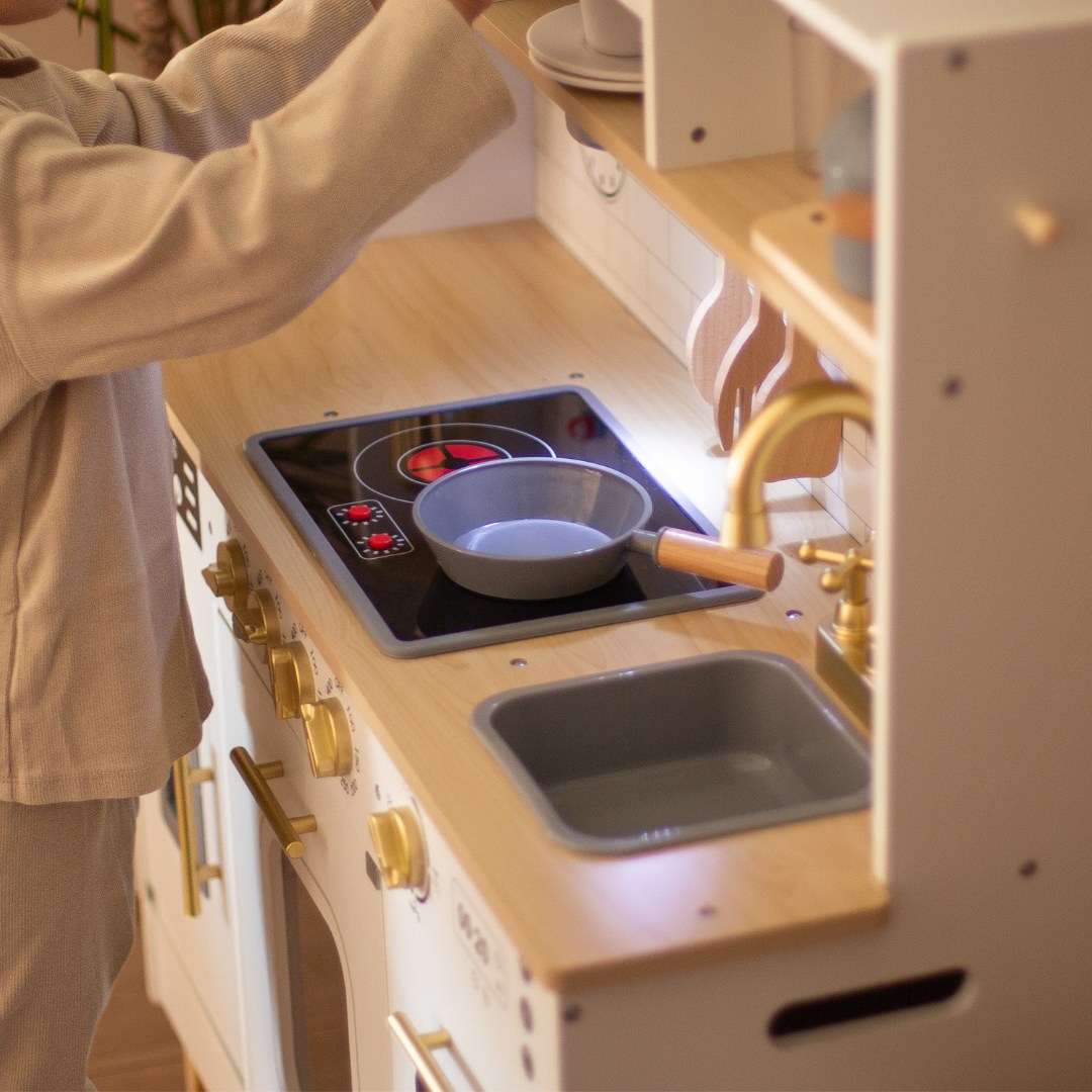 Interaktive XXL-Holzküche mit Zubehör und LED-Beleuchtung – zweistöckig