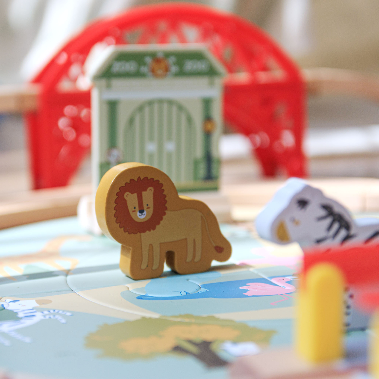 Holz-Zoo-Zug – Puzzle, Zug, Gleise, Tiere, Brücke, Barriere