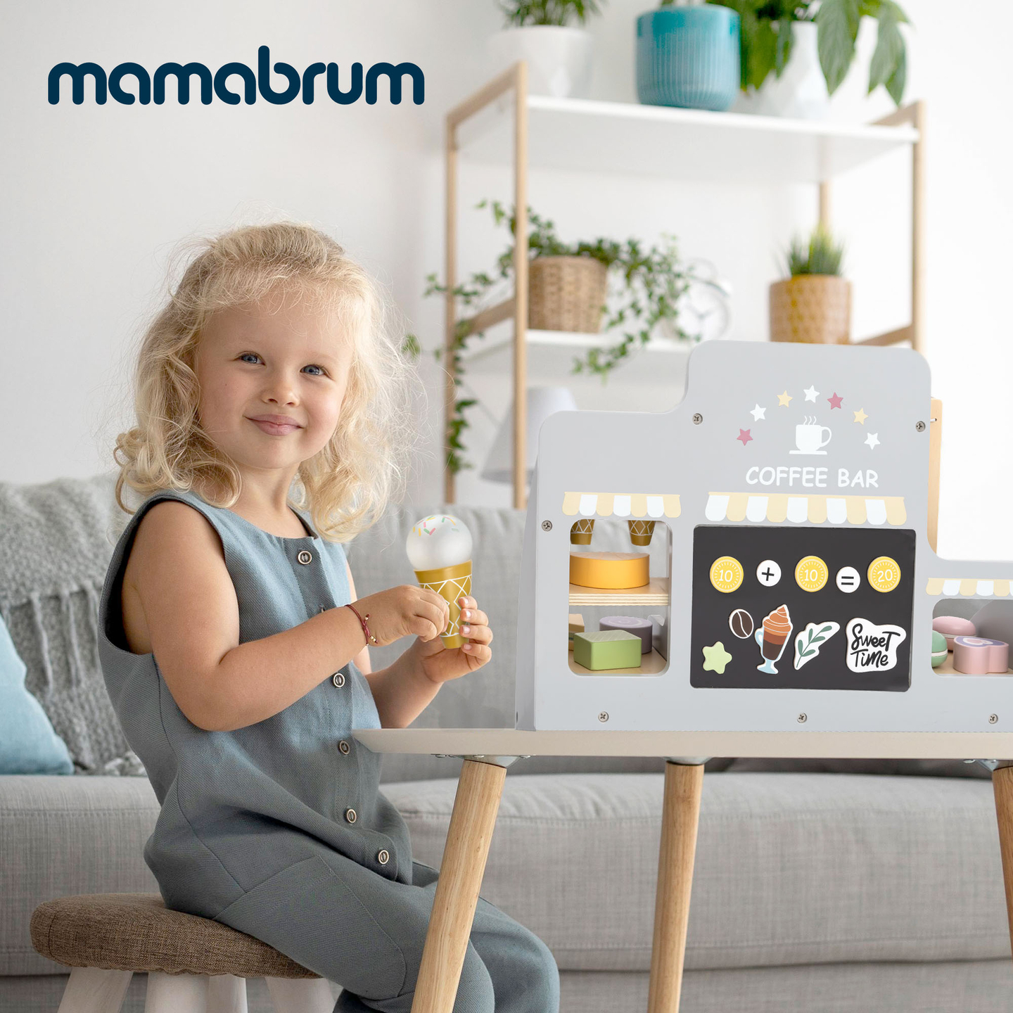 Ein großes Holzcafé und eine Eisdiele mit Magnettafel, Kaffeemaschine und Eis- und Dessertset - über 70 Teile!