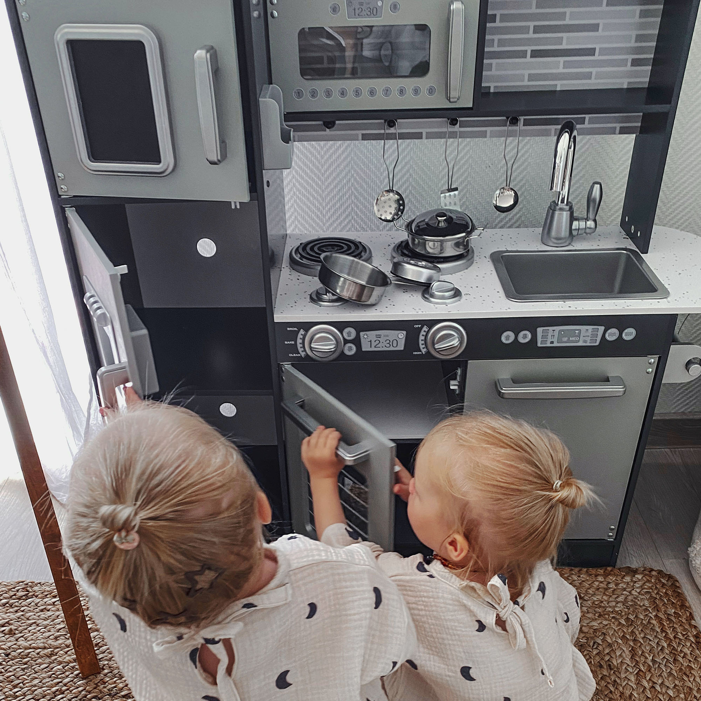 XXL-Holzküche mit LED-Beleuchtung, Schürze und Zubehör