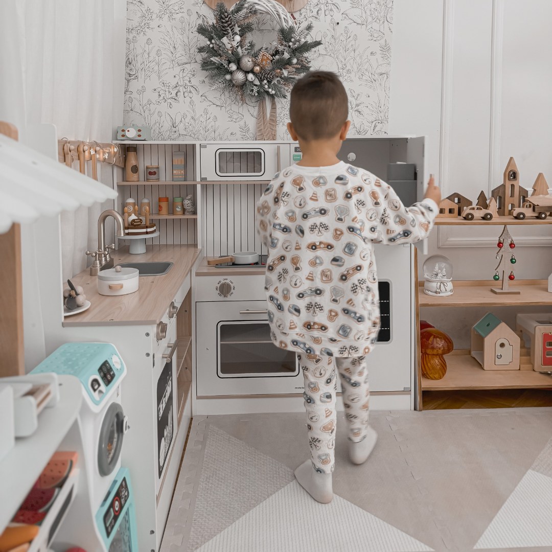 XXXL interaktive Eckküche aus Holz mit Kühlschrank, Mikrowelle, Backofen, Geschirrspüler und Zubehör - weiß