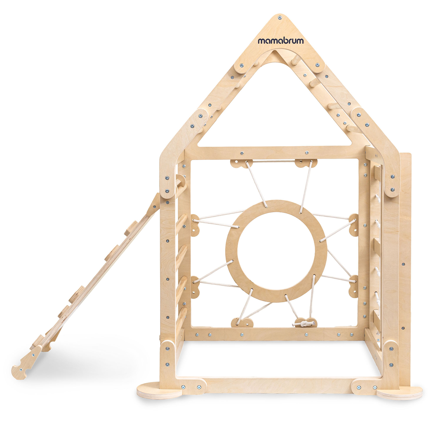 Indoor-Spielplatz aus Holz für Kinder – ein Haus mit Leitern und Rutsche