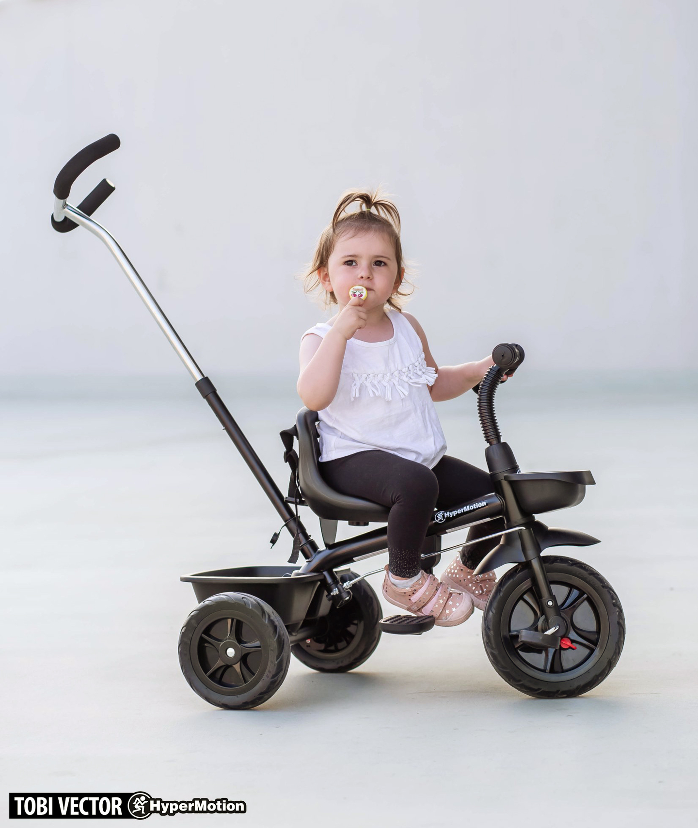 Dreirad HyperMotion TOBI VECTOR - dauerhaft aufgepumpte Räder + Schieber. Farbe: schwarz.