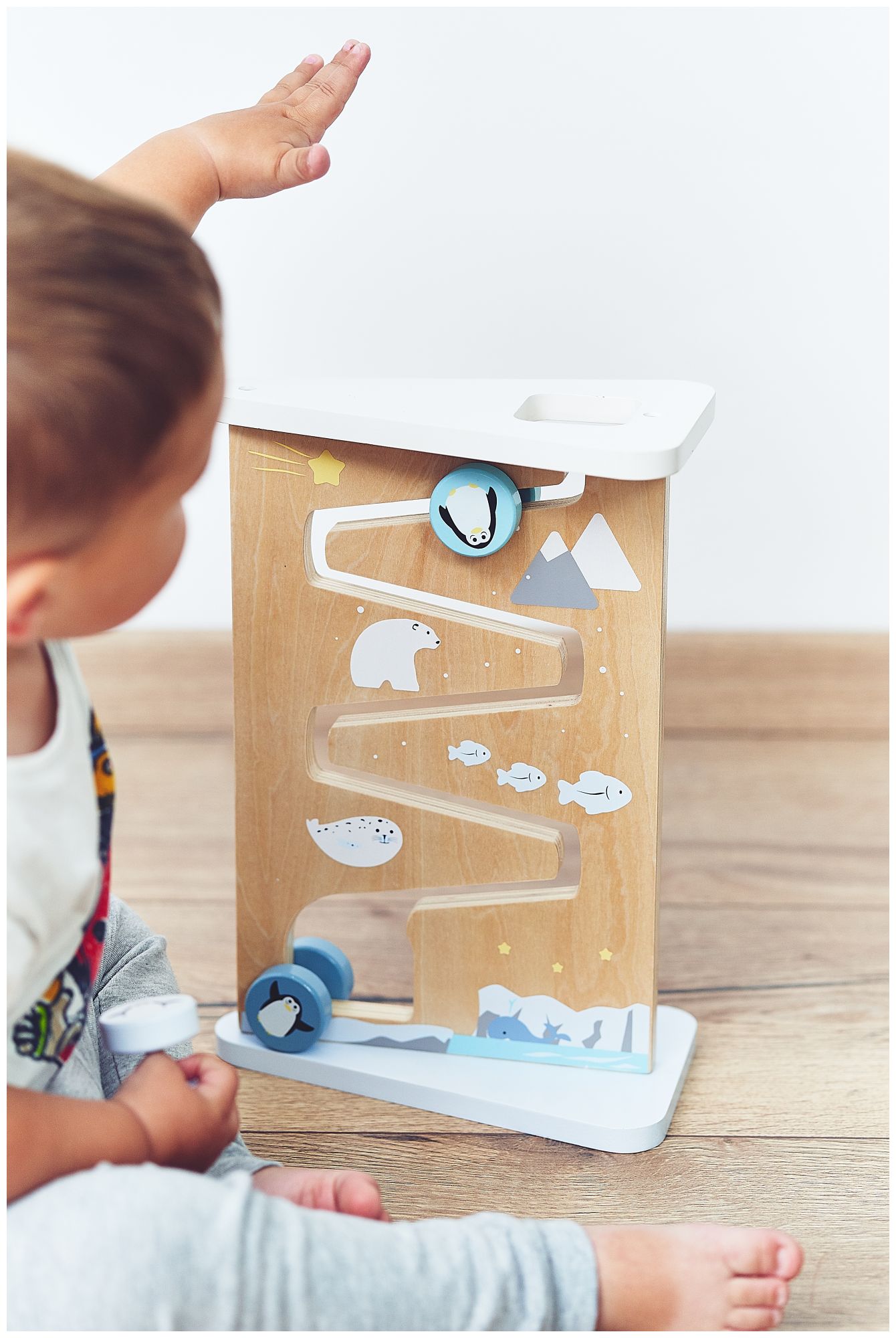 Zweiseitige sensorische Manipulationstafel aus Holz