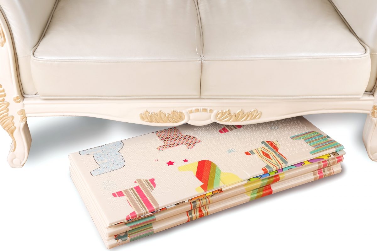 Beidseitige Schaummatte XXL – faltbar 1 CM (Wald mit einem Bären und Pferde)