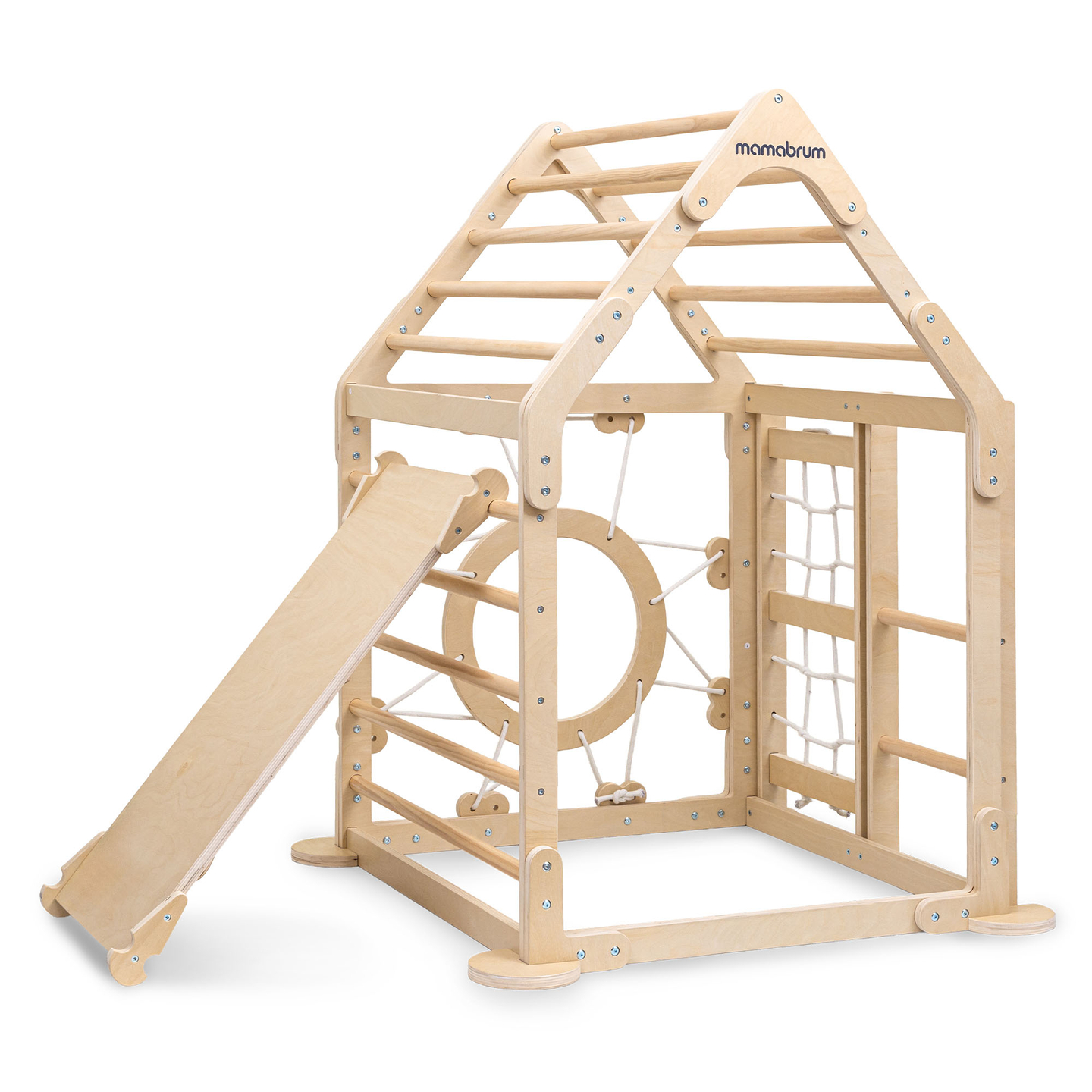 Indoor-Spielplatz aus Holz für Kinder – ein Haus mit Leitern und Rutsche