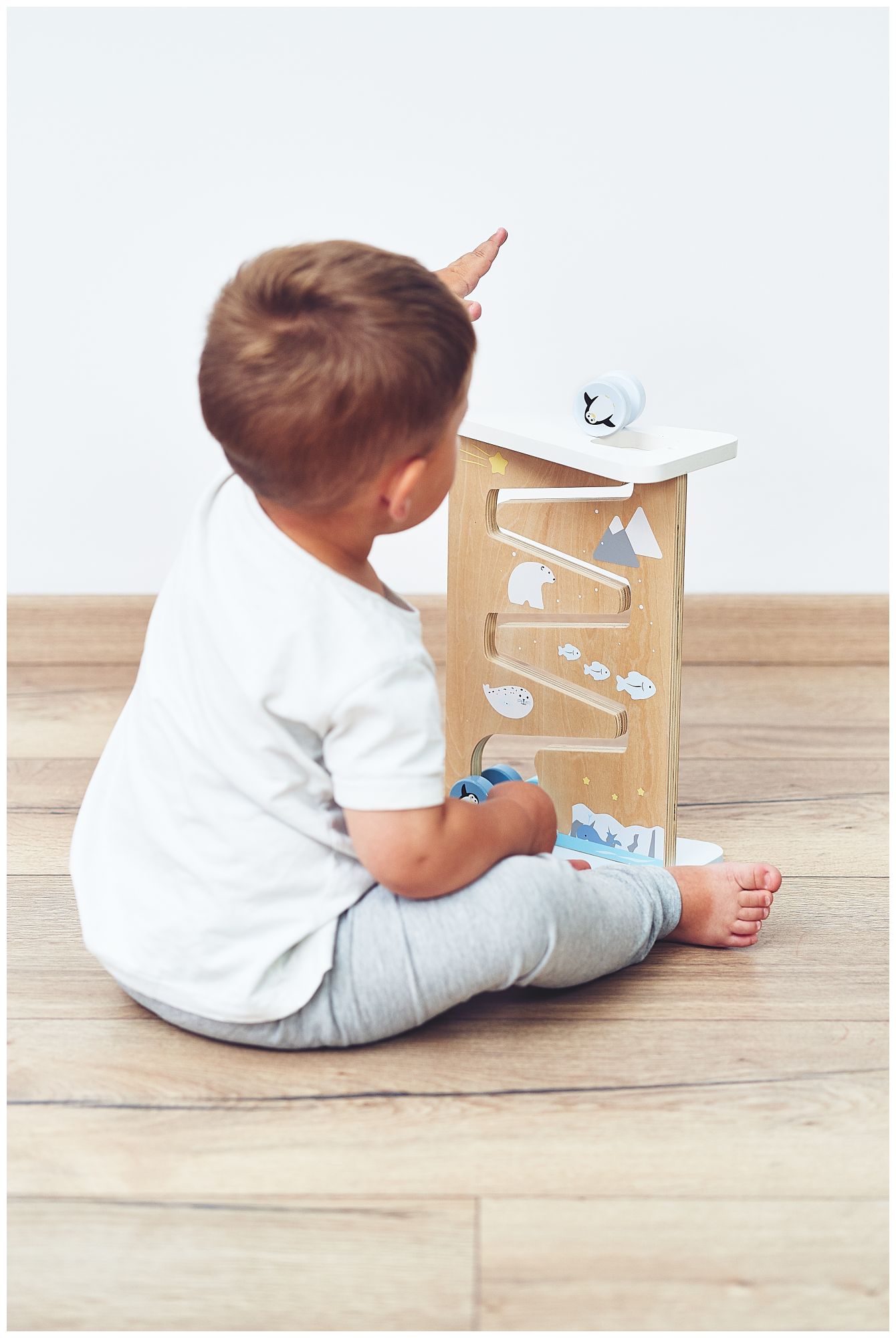 Zweiseitige sensorische Manipulationstafel aus Holz