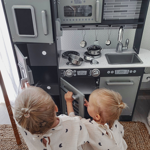 XXL-Holzküche mit LED-Beleuchtung, Schürze und Zubehör