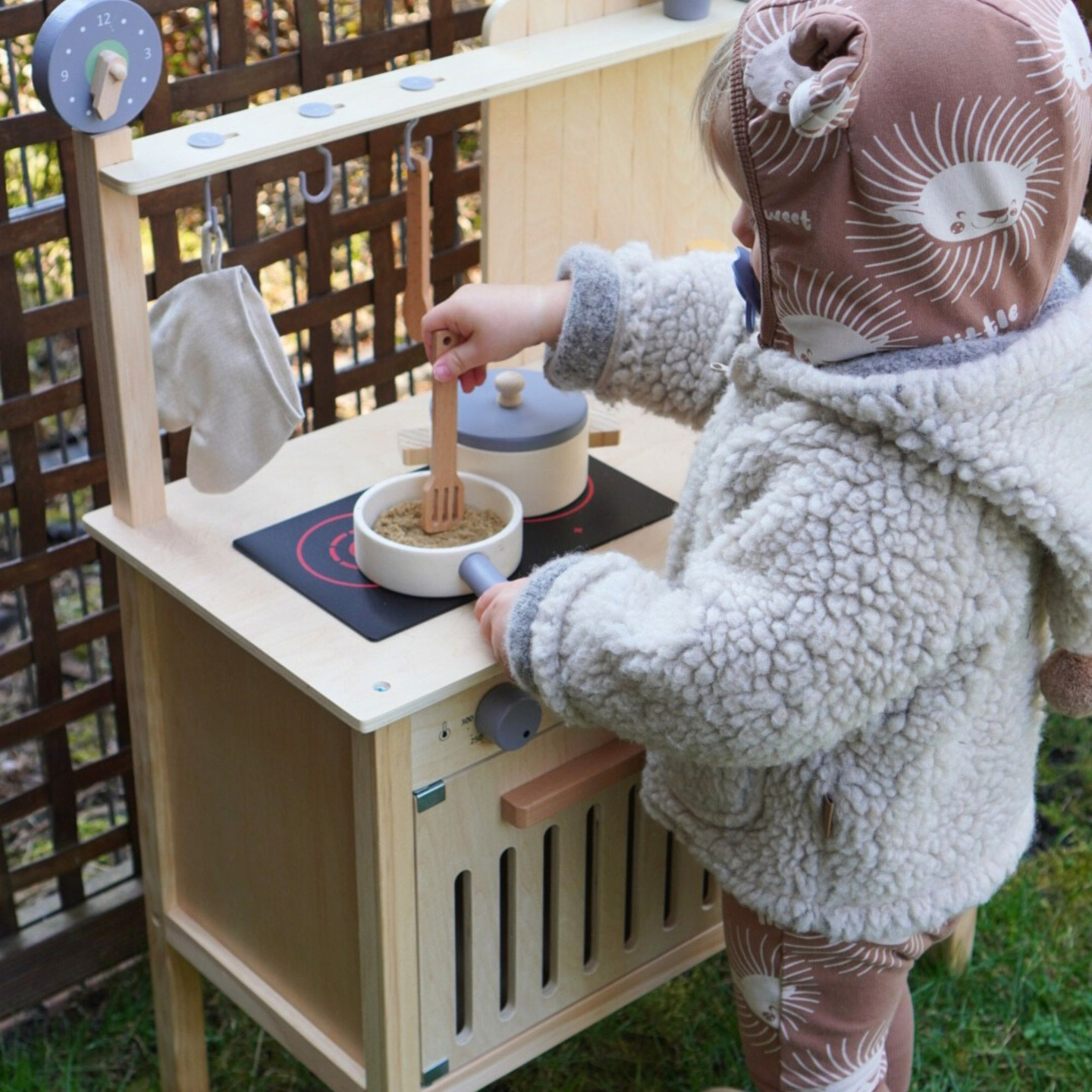 Gartenküche aus Holz mit Zubehör - natürlich boho