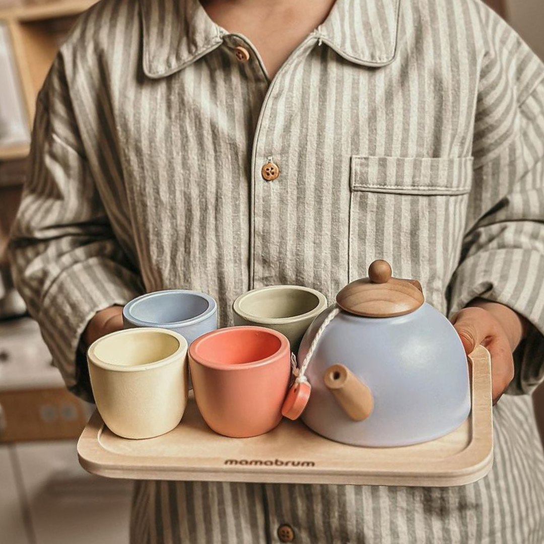 Teeservice aus Holz mit Tablett - 7 Stück