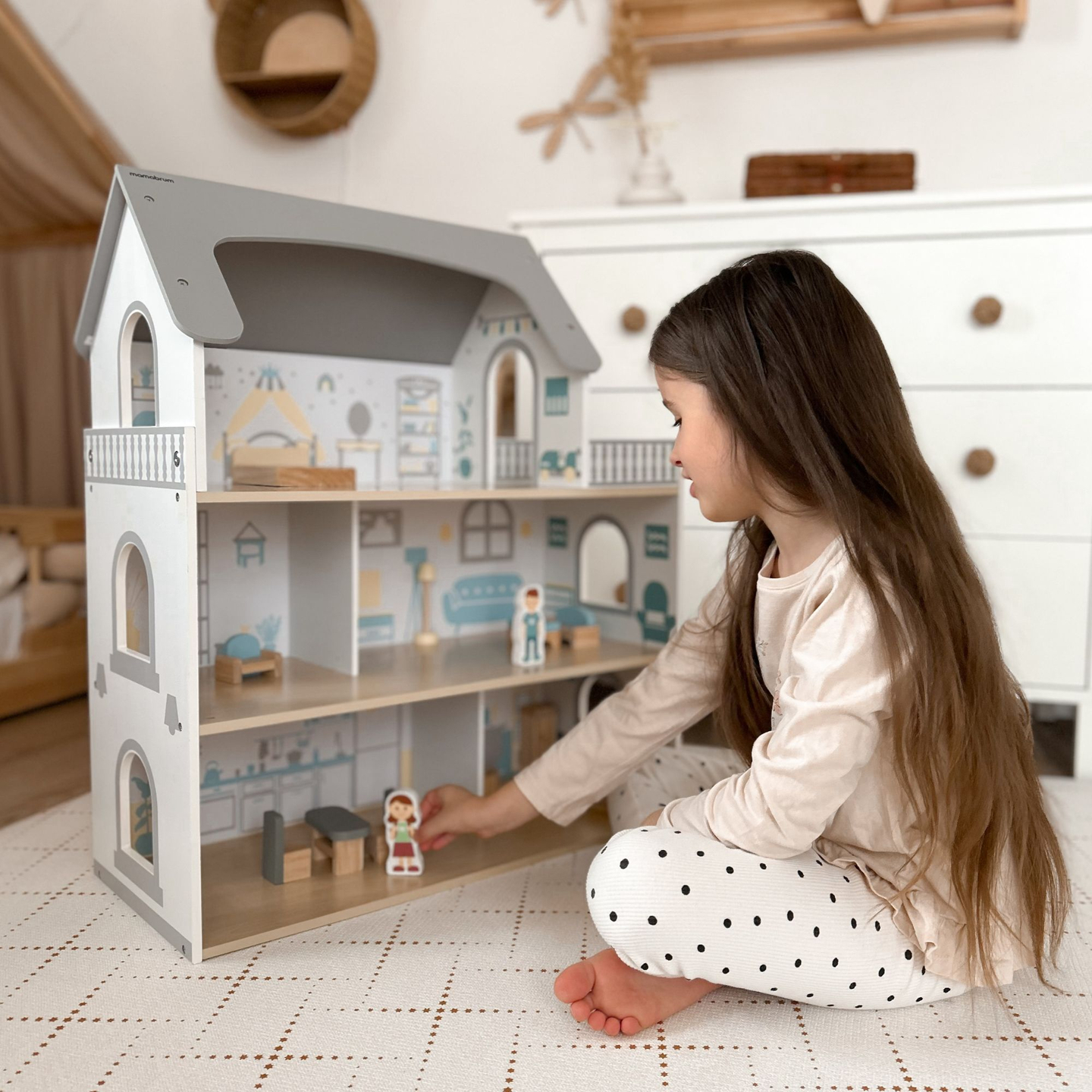 Weißes Puppenhaus aus Holz mit Terrasse und Zubehör