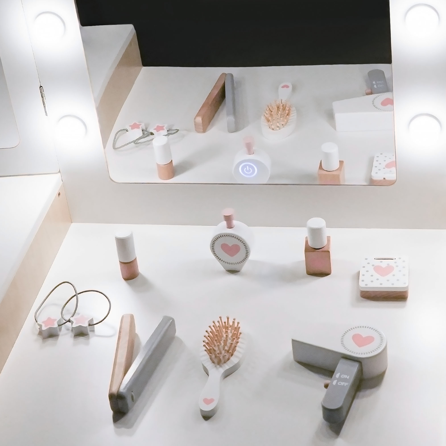 Kinderschminktisch aus Holz mit Stuhl, Zubehör und LED-Beleuchtung