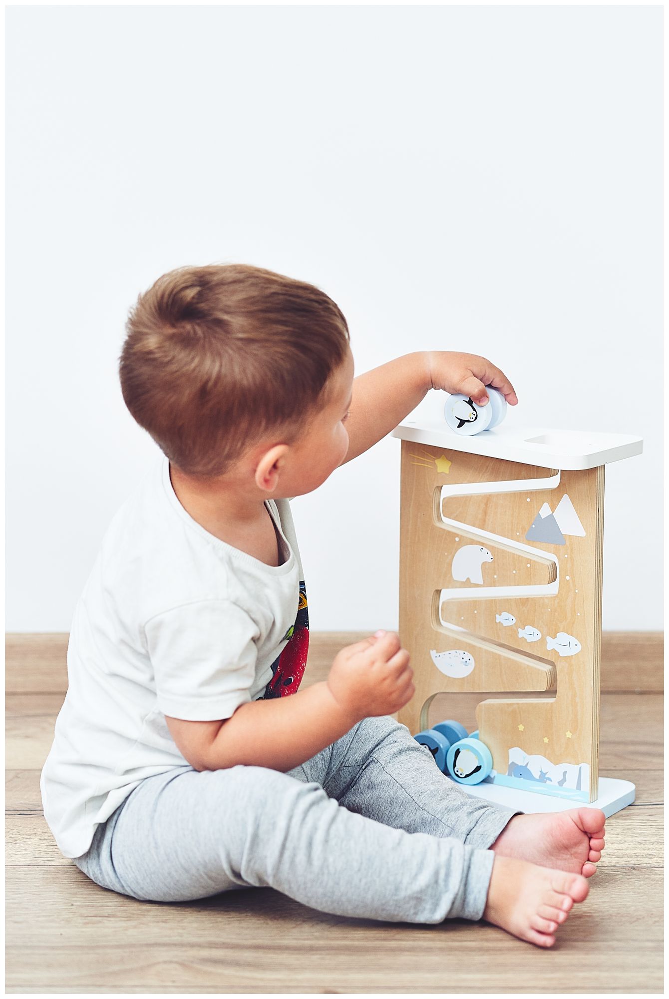 Zweiseitige sensorische Manipulationstafel aus Holz