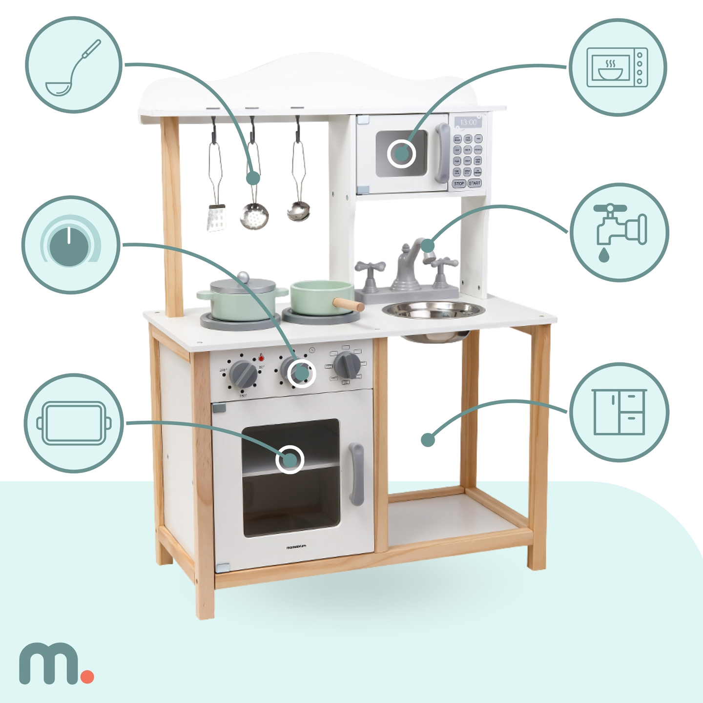 Kinderküche aus Holz mit Mikrowelle